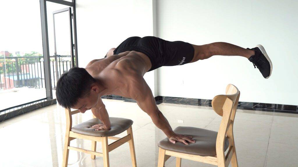 Skill straddle planche là 1 động tác nâng cao khi bắt đầu tập calisthenics